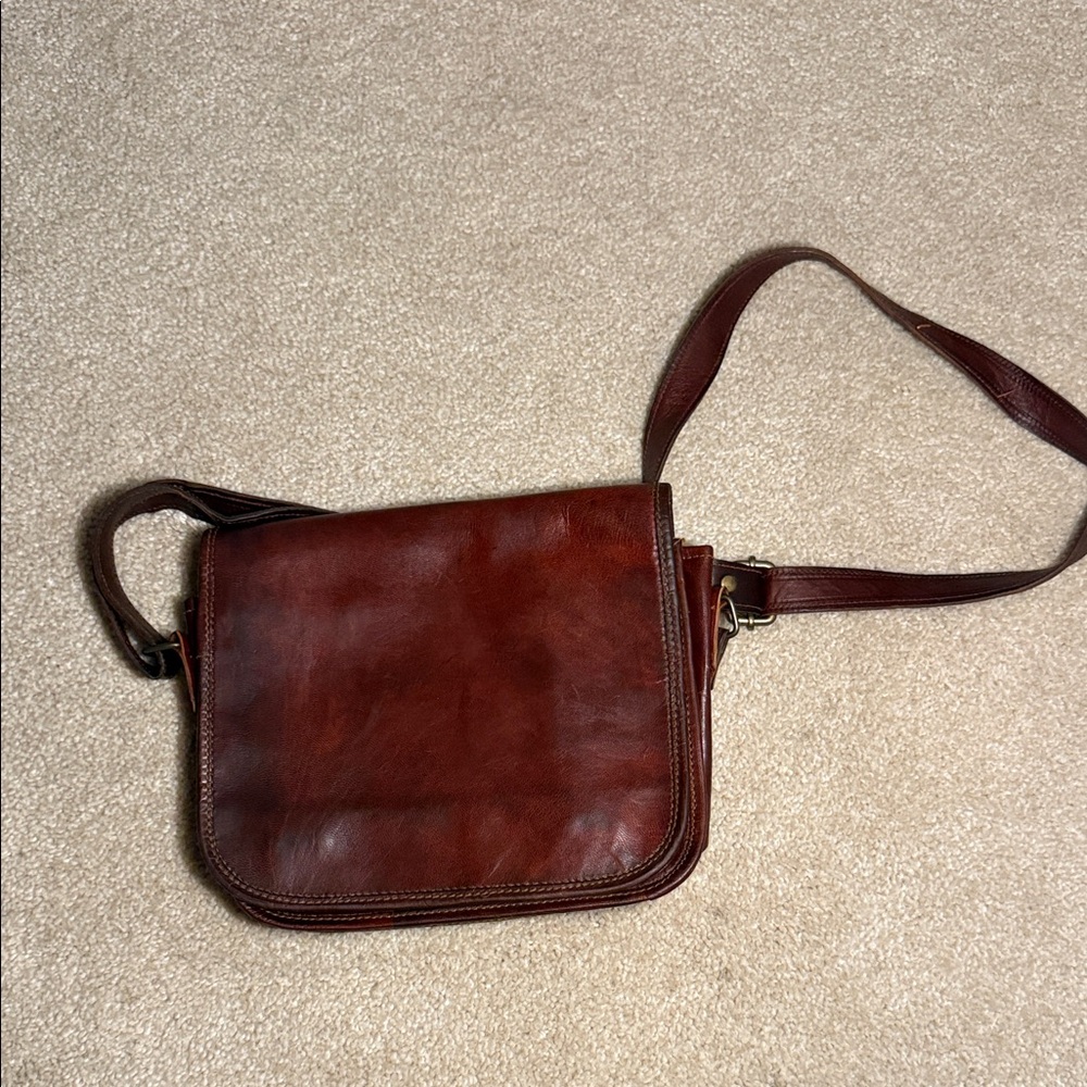 Classic Brown Leather Messenger Bag